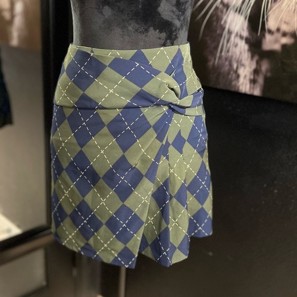 💙💚NWOT- SUPER CUTE BLUE AND GREEN PLAID SKIRT. SZ 0💚💙 - Picture 2 of 8